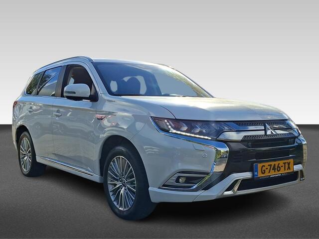 Mitsubishi OUTLANDER 2.4 PHEV Intense+ schuifdak | trekhaak | elektrische achterklep