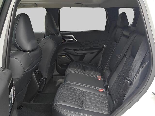 Mitsubishi OUTLANDER 2.4 PHEV Instyle Tot ¤ 4.000,- VOORDEEL!