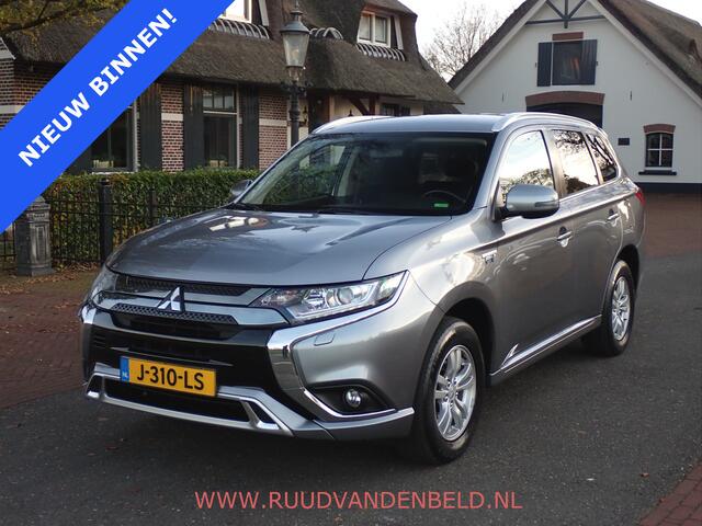 Mitsubishi OUTLANDER 2.4 PHEV Pure KEYLESS/TREKHAAK/CAMERA/CARPLAY