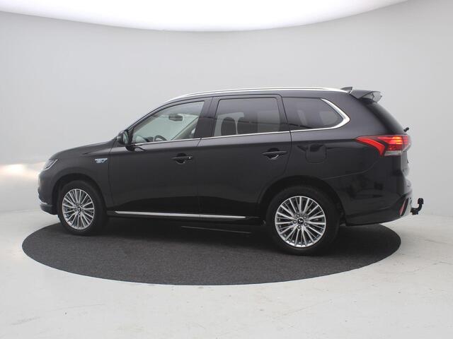 Mitsubishi OUTLANDER 2.4 PHEV S-Edition / Trekhaak / 1500 KG Trekgewicht / Dealer onderhouden / Fabrieksgarantie tot 24-05-2027 / Navigatie / Apple CarPlay / Android Auto / Stoelverwarming voor / Achteruitrijcamera / Historie aanwezig /