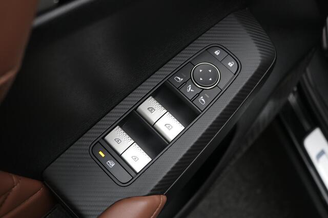 Mitsubishi OUTLANDER 2.4 PHEV Instyle+ / ¤6.000,- Voordeel Op Nieuwprijs / Prijs is rijklaar / Nieuw Model 2025 / Elektrische Range 86 KM WLTP / 1600KG Trekgewicht / 8 Jaar Fabrieksgarantie / Full Option /