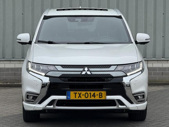 Mitsubishi OUTLANDER 2.4 PHEV Instyle / Full Options! / Dealer Onderhouden / Trekhaak 1.500 KG Trekgewicht / Schuif- & Kanteldak / Lederen Bekelding / Stoel- & Stuurverwarmng / Adaptieve Cruise Control / Climate Control / Fabrieksgarantie t/m 07-12-2026 /