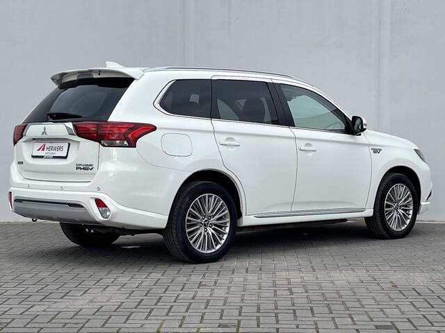 Mitsubishi OUTLANDER 2.4 PHEV Automaat Intense / 1500 kg trekgewicht / Plug-in / Keyless / Apple carplay & Android auto / Climate control / Cruise control