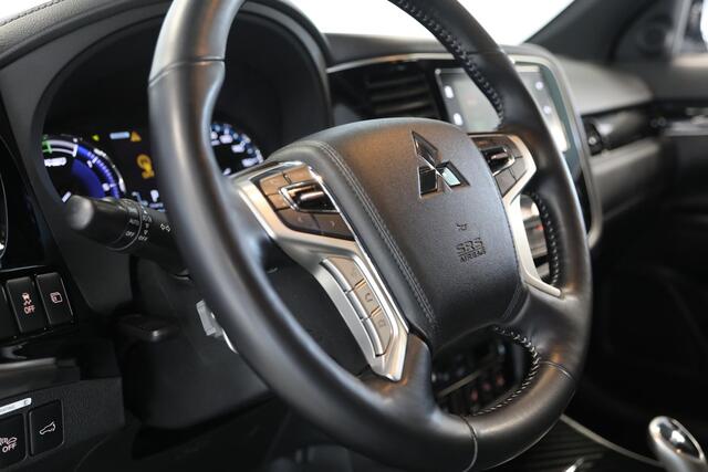Mitsubishi OUTLANDER 2.4 PHEV Instyle | Schuif- opendak | Leer | Apple Carplay
