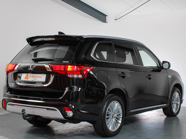 Mitsubishi OUTLANDER 2.4 PHEV Pure+ Trekhaak, Navigatie, Cruise Control, Stoelverwarming, Apple CarPlay/Android Auto