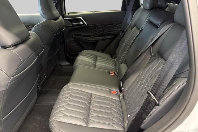 Mitsubishi OUTLANDER 2.4 PHEV Instyle ACTIE 1e registratie 2026