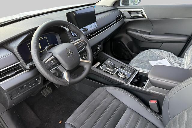 Mitsubishi OUTLANDER 2.4 PHEV First Edition Black edition ACTIE registratie 2026 all in prijs getoond model