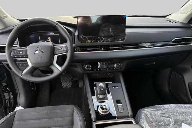 Mitsubishi OUTLANDER 2.4 PHEV First Edition Black edition ACTIE registratie 2026 all in prijs getoond model