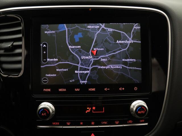 Mitsubishi OUTLANDER 225pk PHEV Intense+ Automaat 360° Camera | Cruise | Navi | Parkeersens. v+a | Stoel-/stuurverw.