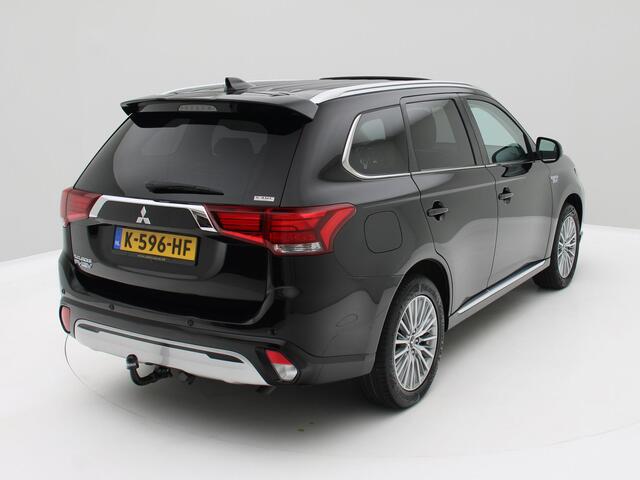 Mitsubishi OUTLANDER 2.4 PHEV Intense+ Schuifdak/Leder/Trekhaak