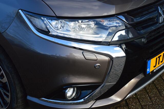 Mitsubishi OUTLANDER 2.0 PHEV PrestigeAutomaat, Electrische dakraam | Stuur/stoelverw