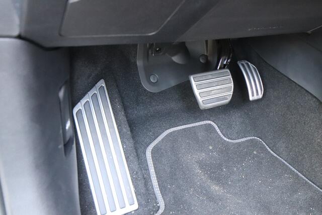 Mitsubishi OUTLANDER 2.4 PHEV Instyle+