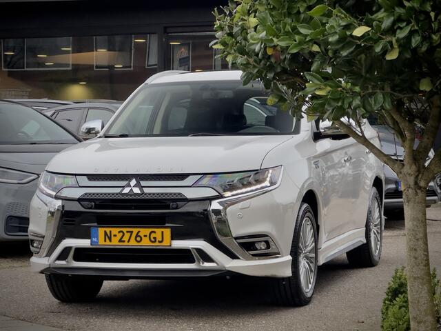Mitsubishi OUTLANDER 2.4 PHEV INTENSE+ PANODAK LEDER NAVI CAMERA APPLE-CARPLAY LED LMV PDC