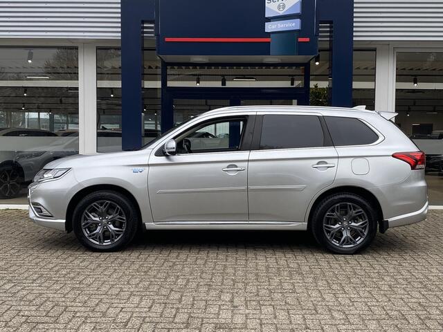 Mitsubishi OUTLANDER 2.4 PHEV Intense / Automaat / NL-Auto / Dealer-Onderhouden / 1e-Eigenaar / AWD / Afneembare-Trekhaak / Standkachel / Cruise-Control / Climate-Control / Stoelverwarming / Elektr.-Stoelen / Apple-Carplay & Android-Auto / Dodehoek-Detectie / LED / Keyless / 