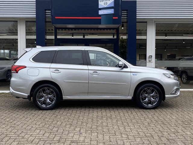 Mitsubishi OUTLANDER 2.4 PHEV Intense / Automaat / NL-Auto / Dealer-Onderhouden / 1e-Eigenaar / AWD / Afneembare-Trekhaak / Standkachel / Cruise-Control / Climate-Control / Stoelverwarming / Elektr.-Stoelen / Apple-Carplay & Android-Auto / Dodehoek-Detectie / LED / Keyless / 