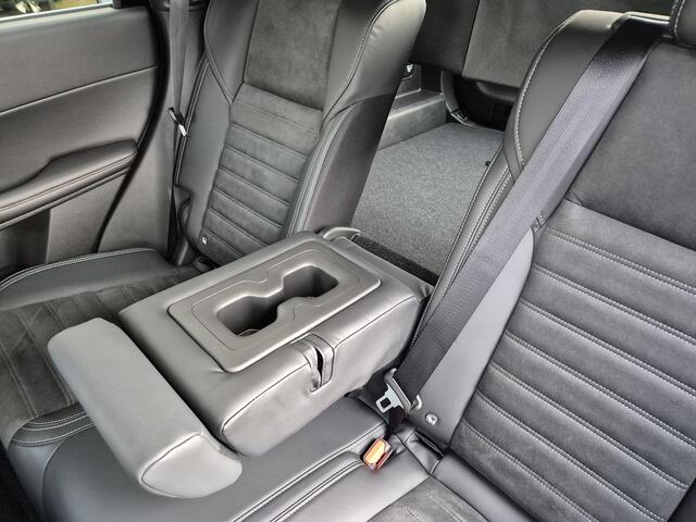 Mitsubishi OUTLANDER 2.4 PHEV First Edition DEMO | 20 inch | Trekhaak afneembaar | Leer/Alcantara | Leverbaar Mei | Private Glass | High end Audiosystem |