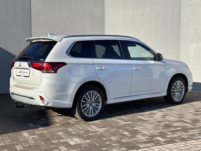 Mitsubishi OUTLANDER 2.4 PHEV Plug-in Instyle Automaat / Afn. Trekhaak / Garantie tot 9-2029 <160.000km / Adap Cruise / Dealer onderhouden / Panorama dak / 1500kg Trekgewicht / Rondomzicht Camera / Apple Carplay Android Auto / Allseason banden / Stuur & Stoelverwarming /