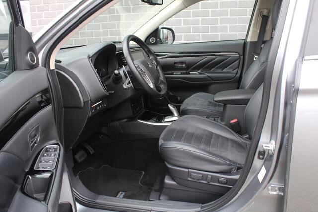 Mitsubishi OUTLANDER 2.4 PHEV Intense+ / Carplay / Schuifdak / 360 Camera / N.A.P.