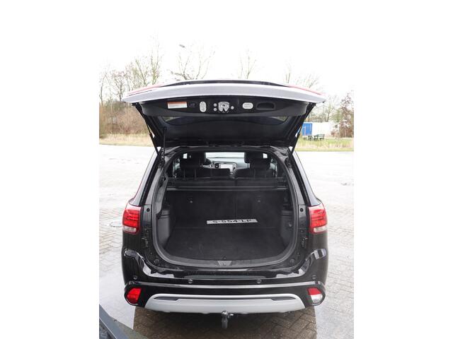 Mitsubishi OUTLANDER 2.4 PHEV Intense+ VOL LEER | SCHUIFDAK | TREKH. | ACC | NAVI
