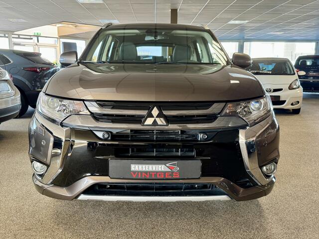 Mitsubishi OUTLANDER 2.0 PHEV Premium Leder, Trekhaak, Navi, Camera, PDC!