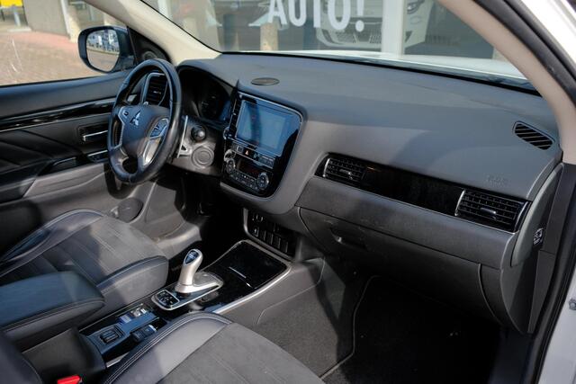 Mitsubishi OUTLANDER 2.4 PHEV 224pk Aut. 4WD Intens | Navi | Climate | Camera | Keyless | Alcantara | Blind Spot