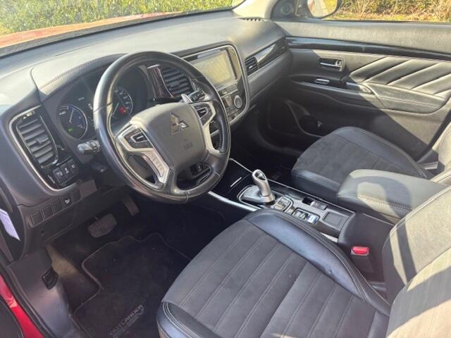 Mitsubishi OUTLANDER 2.4 PHEV Pure