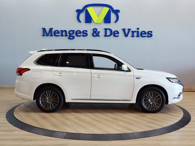 Mitsubishi OUTLANDER 2.4 PHEV S-Edition Airco ECC | Panorama | Trekhaak | Adaptive Cruise | Keyless | Leder | Stuur \ Stoelverwarming | Isofix | NAP