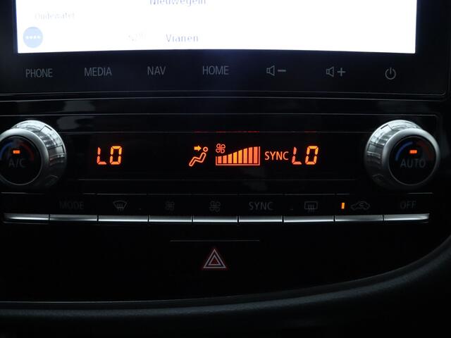 Mitsubishi OUTLANDER 2.4 PHEV Intense 225pk Camera | Cruise | Navi | Stoelverw.