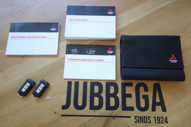 Mitsubishi OUTLANDER 2.4 PHEV Instyle Leder, E.achterklep, Trekhaak