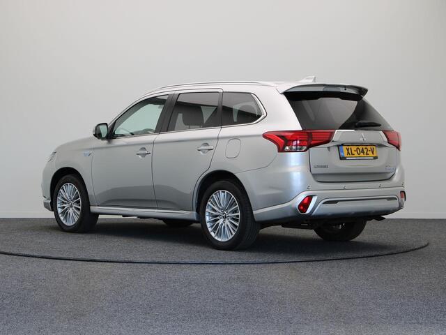 Mitsubishi OUTLANDER 2.4 PHEV Instyle | Leder | Panorama dak | Stoelverwarming |