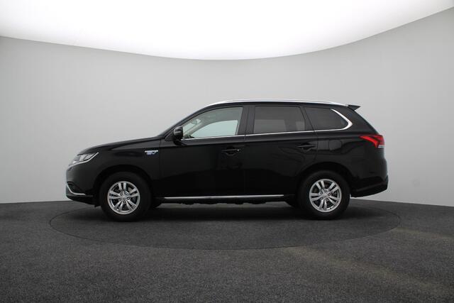 Mitsubishi OUTLANDER 2.4 PHEV Pure | Cruise Control | Navigatie | Carplay | 1500 kg Trekgewicht |