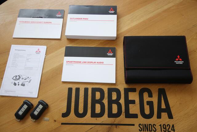 Mitsubishi OUTLANDER 2.4 PHEV Instyle Opendak, A.Cruise, Dealer O.H. Trekhaak