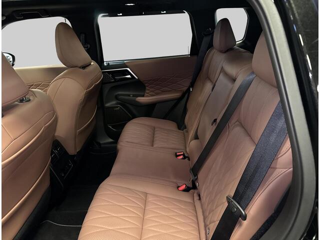 Mitsubishi OUTLANDER 2.4 PHEV Instyle+ Black edition MY2026