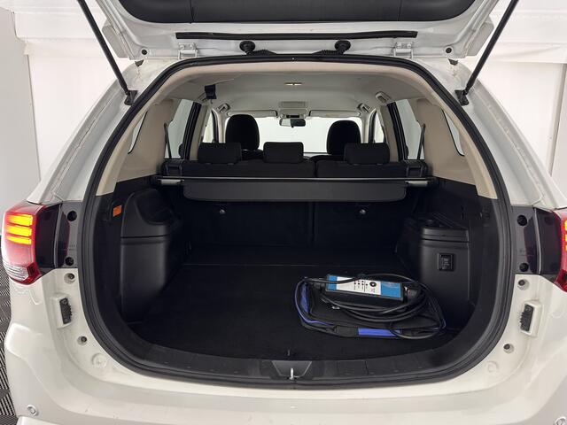 Mitsubishi OUTLANDER 2.4 PHEV Pure (INCL-BTW) *AUT | FULL-LED | KEYLESS | CAMERA | HEATED-COMFORTSEATS | ECC | SHIFTPADDLES | PDC | CRUISE | PRIVACY-GLASS | DAB | TOWBAR | 16''ALU*