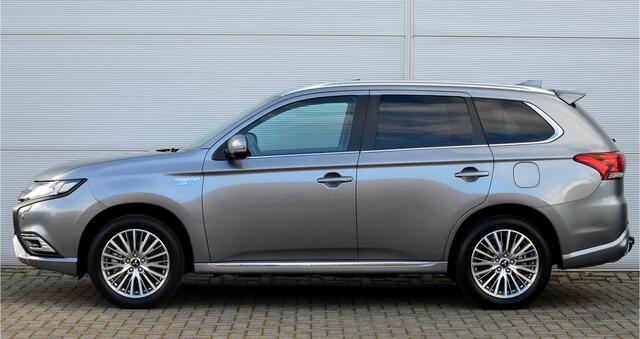 Mitsubishi OUTLANDER PHEV 2.4 INSTYLE 4WD | PLUG IN HYBRID | FULL OPTIONS | SoH 85 % | SCHUIFDAK | ADAPTIEF CRUISE | TREKHAAK 1500KG | FABRIEKSGARANTIE TOT 21-01-2029* | ALL IN RIJKLAARPRIJS