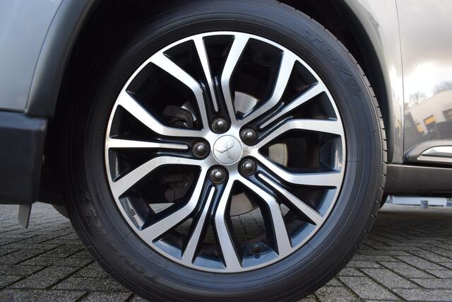 Mitsubishi OUTLANDER 2.0 Connect Pro Trekhaak | 360 Camera | Stoel+Stuurverwarming | Dealeronderhouden!