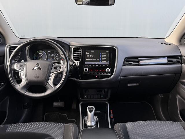 Mitsubishi OUTLANDER BWJ 2021 | 2.4 225PK PHEV Pure | CLIMA | NAVI | STOELVERW | LEDER | CAMERA A | CARPLAY |