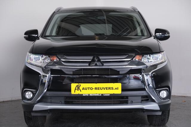 Mitsubishi OUTLANDER 2.0 / CarPlay / Trekhaak / Cam / 4s Band