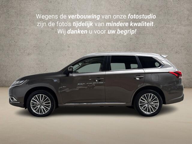Mitsubishi OUTLANDER 2.4 PHEV Deluxe 225Pk Automaat (APPLE CARPLAY, GROOT NAVI, CAMERA, LEDER/ALCANTARA, STOELVERWARMING, SPORTSTOELEN, GETINT GLAS, CRUISE, NIEUWSTAAT)