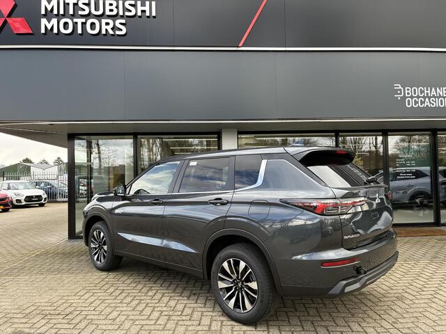Mitsubishi OUTLANDER 2.4 PHEV Intense Nieuw uit voorraad leverbaar | Stoelverwarming voor | Lederen bekleding | Verwarmbaar stuurwiel | Adaptieve Cruise Control | Parkeersensoren voor- en achter | 8 jaar fabrieksgarantie