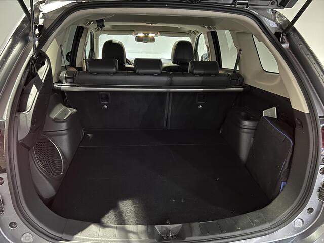 Mitsubishi OUTLANDER 2.4 PHEV Intense+ | Apple Carplay/Android Auto | Panoramadak | Trekhaak |