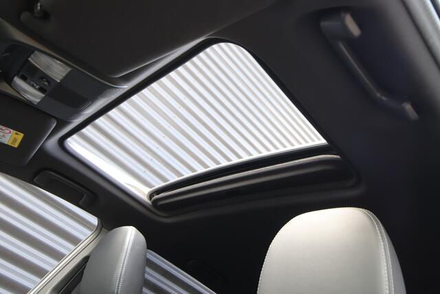 Mitsubishi OUTLANDER 2.4 PHEV Instyle Afn. Trekhaak, Opendak, Adaptive Cruise, Leder, Dealer O.H.