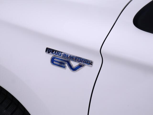 Mitsubishi OUTLANDER 2.4 PHEV Pure [STOELVERWARMING,ACHTERUITRIJCAMERA, CRUISE CONTROL, PARKEERSENSOREN V+A, MULTIFUNCTIONEEL STUUR]