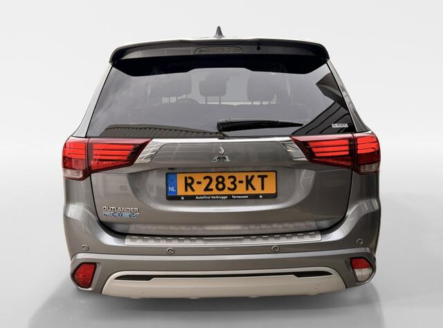 Mitsubishi OUTLANDER 2.4 PHEV Intense+ | Navigatie | Cruise control (adaptief) | Acht