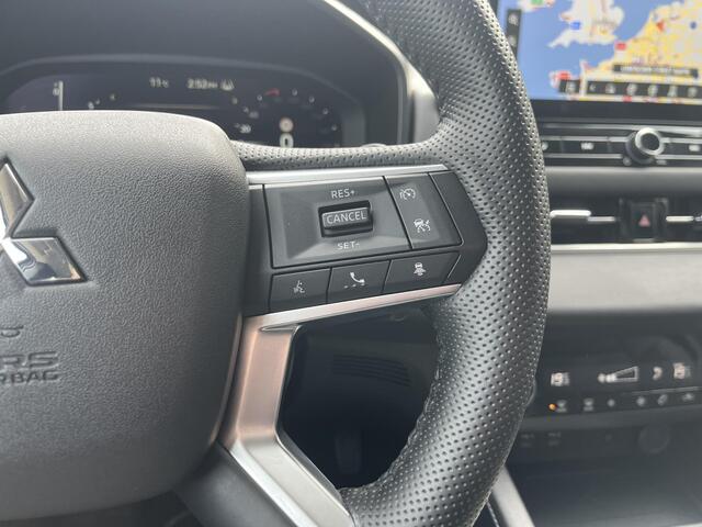 Mitsubishi OUTLANDER 2.4 PHEV Business Edition / Trekhaak (1.600 KG) / Origineel NL Auto / Yamaha Audio Installatie / Navigatie / Apple Carplay&Android Auto / 360 Camera / Elektrische Achterklep / PHEV / AWD / 4WD