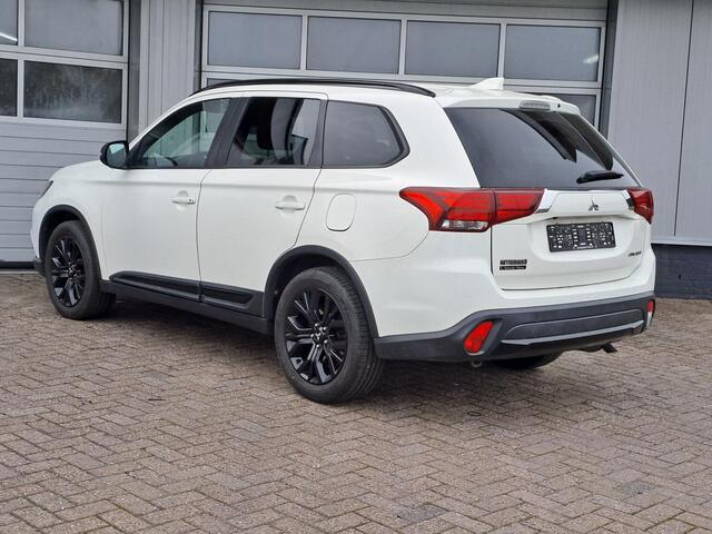 Mitsubishi OUTLANDER 2.0 2WD Intense+ 7-Persoons Stuur/stuur Verwarming, Cruise control,