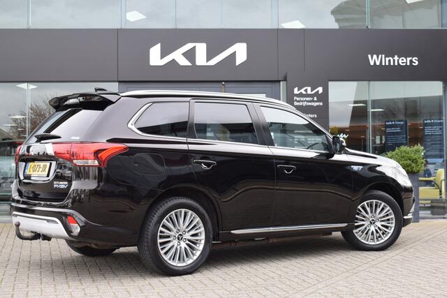 Mitsubishi OUTLANDER 2.4 PHEV Pure+ Schuifdak | Trekhaak | Leder | Navigatie | Stuur + Stoelverwarming | Electrische achterklep