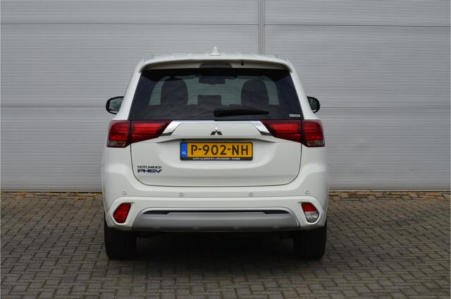Mitsubishi OUTLANDER PHEV 2.4 INTENSE 4WD | PLUG IN HYBRID | HOGE ZIT | LDW | PDC | CAMERA | CLIMATE CONTROL | FABRIEKSGARANTIE TOT 29-06-2028* | ALL IN RIJKLAARPRIJS