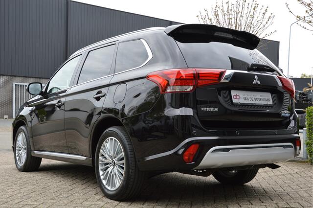 Mitsubishi OUTLANDER 2.4 PHEV Instyle LED | CAMERA | CAR PLAY | STOELVERWARMING