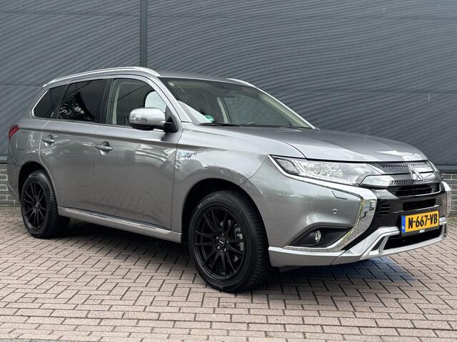 Mitsubishi OUTLANDER 2.4 PHEV Pure / trekhaak / 1500 kg trekgewicht / Apple carplay / Android auto / achteruitrijcamera / cruise control / voor en achteruitrijsensoren /